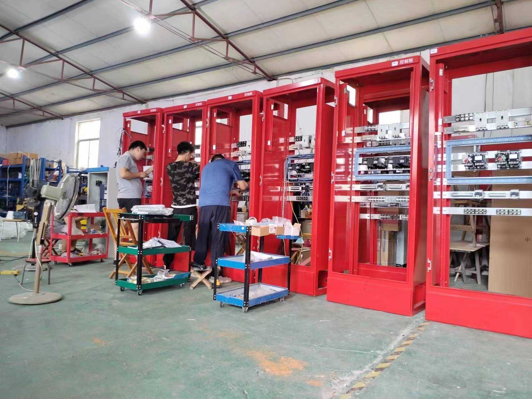 控制柜車(chē)間作業(yè)現場(chǎng)